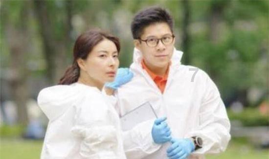 杭州一男子家中屋顶漏水,爬上楼顶发现竟有个私家花园